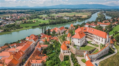 Julské Alpy a SlovinskJulské Alpy a Jadrano